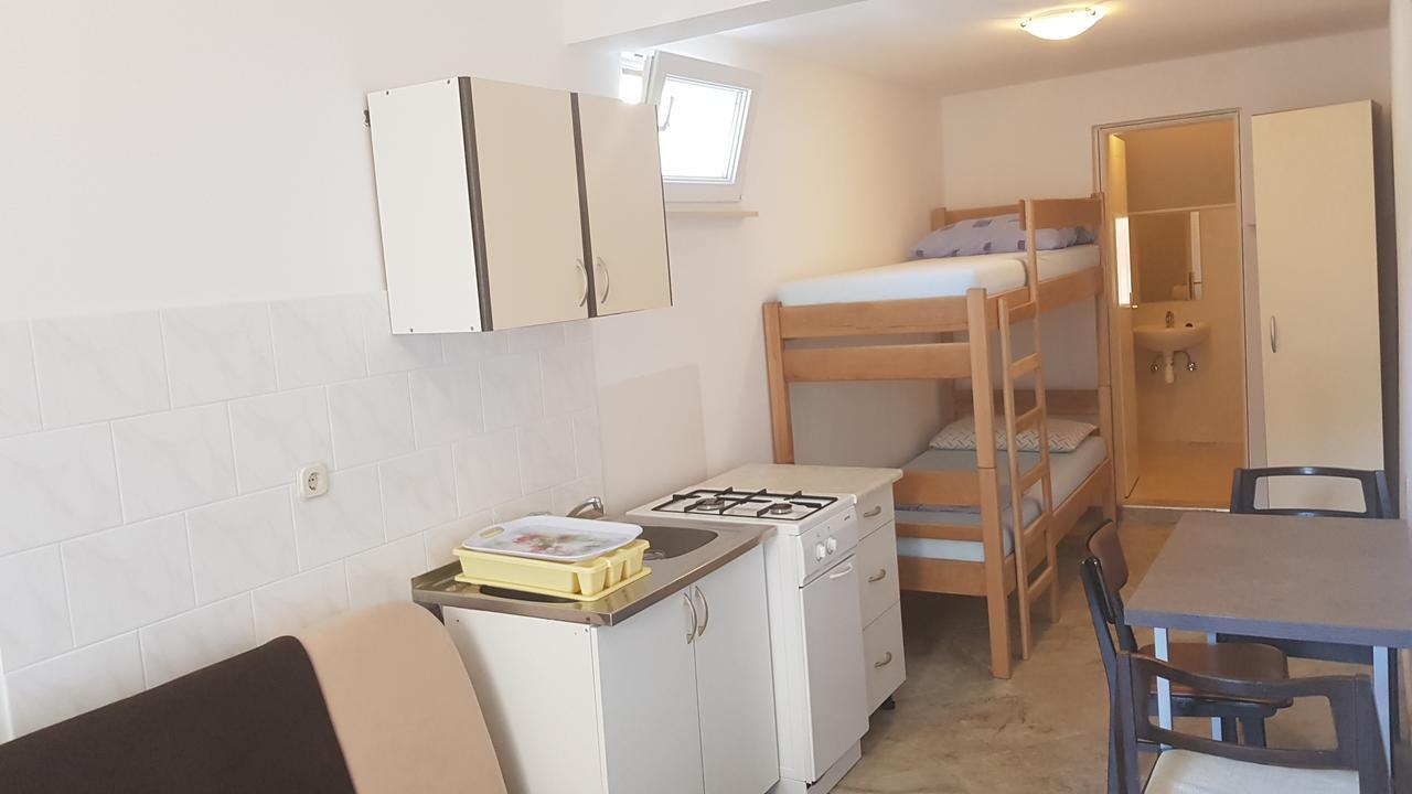 Apartments Mislav โนวาลยา ภายนอก รูปภาพ