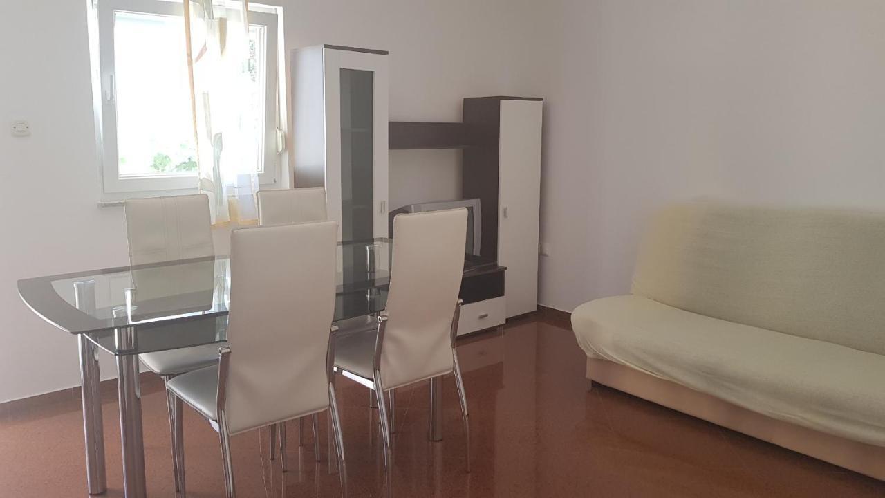 Apartments Mislav โนวาลยา ภายนอก รูปภาพ