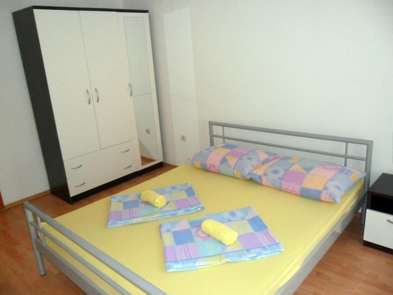 Apartments Mislav โนวาลยา ภายนอก รูปภาพ