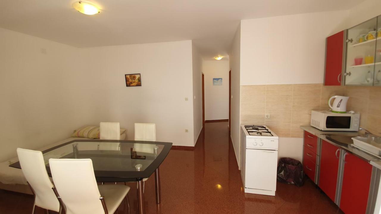 Apartments Mislav โนวาลยา ภายนอก รูปภาพ