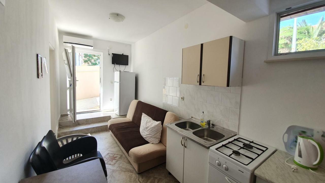 Apartments Mislav โนวาลยา ภายนอก รูปภาพ