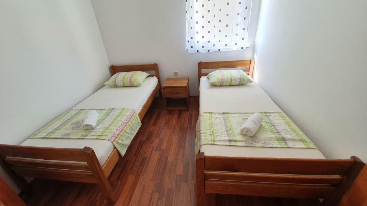 Apartments Mislav โนวาลยา ภายนอก รูปภาพ